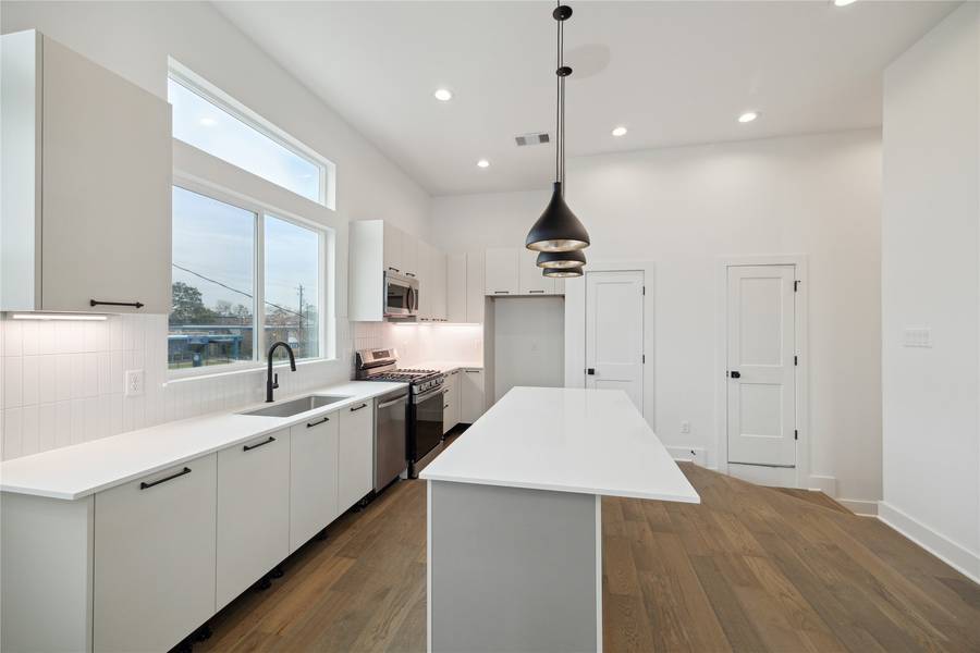 303 Marcella ST #O, Houston, TX 77091