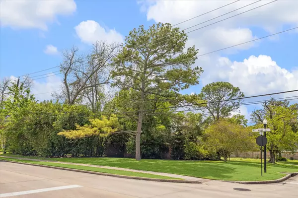 Spring Valley Village, TX 77055,8801 Merlin DR
