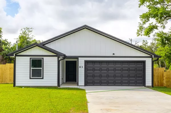 63 S Blunck RD, Lake Jackson, TX 77566