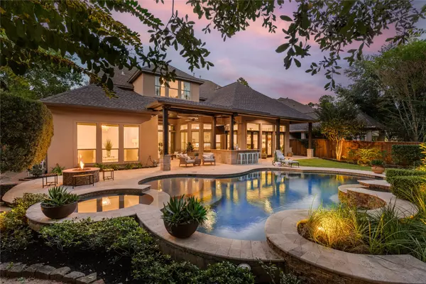 19 Strawberry Canyon PL, The Woodlands, TX 77382