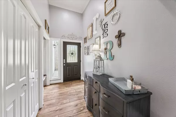 Friendswood, TX 77546,407 Colonial DR