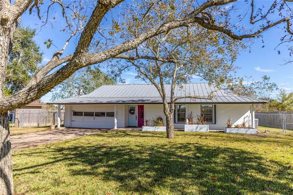 3141 Bluebonnet BLVD,  Brenham,  TX 77833