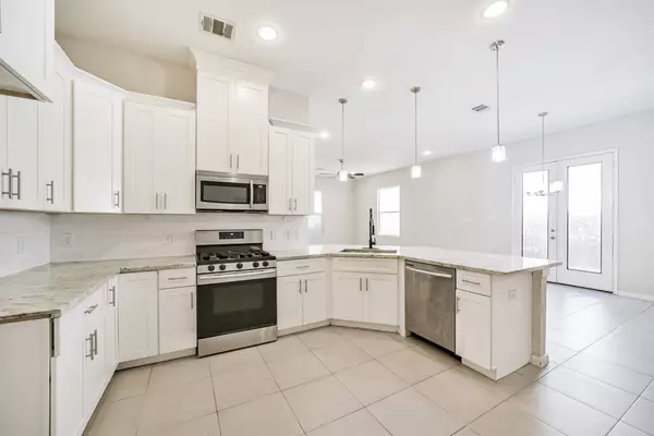 10334 Solitaire CIR, Houston, TX 77070