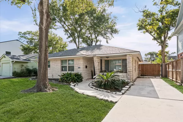 Houston, TX 77018,1219 Candlelight LN