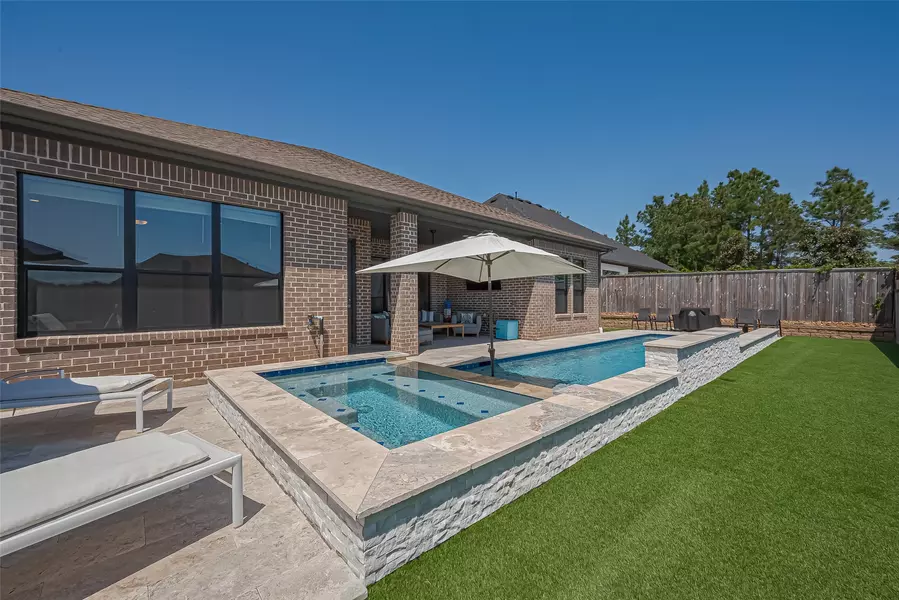 1011 Oak Briar LN, Conroe, TX 77384