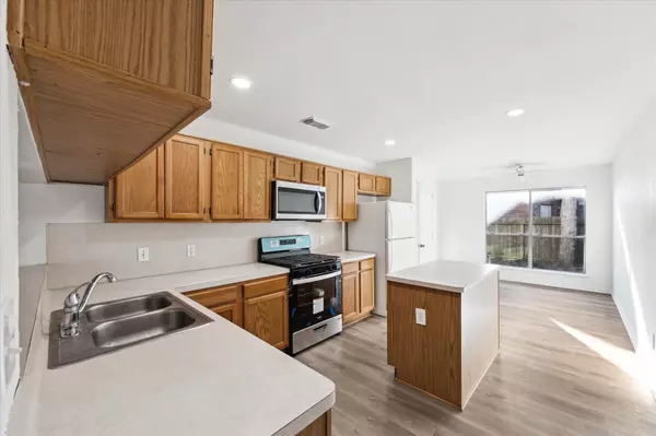 Sealy, TX 77474,330 Quail Bend