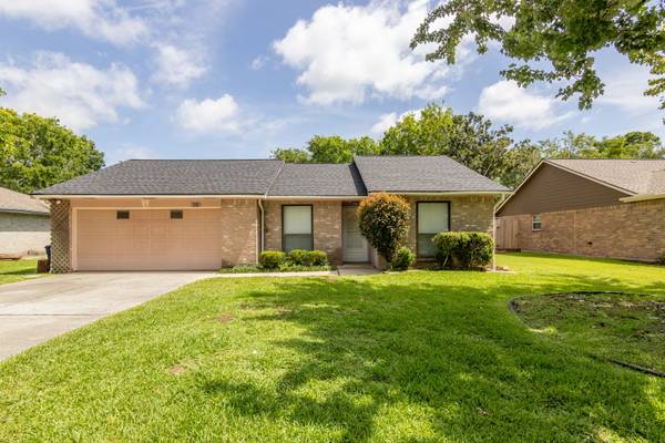 5910 High Meadow ST, League City, TX 77573