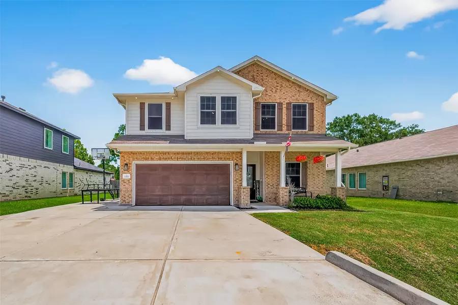 7327 Parkview DR, Hitchcock, TX 77563