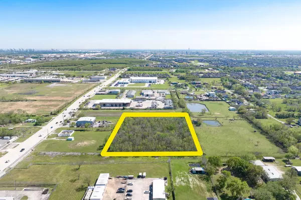0 E H ST, La Porte, TX 77571