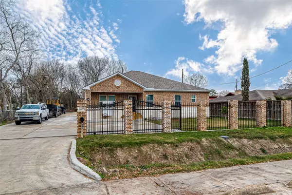 Houston, TX 77076,417 Soren LN