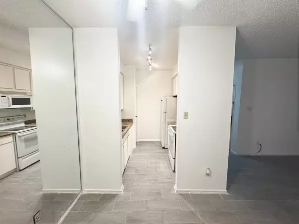 Houston, TX 77042,10049 Westpark DR #189