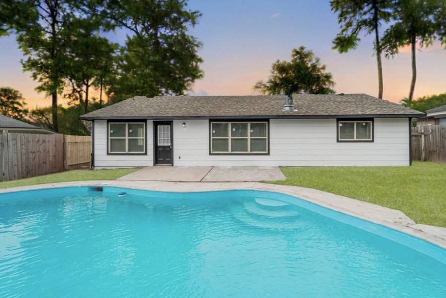 5706 Sunnygate DR, Spring, TX 77373