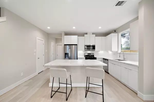 Houston, TX 77075,8670 Easthaven BLVD