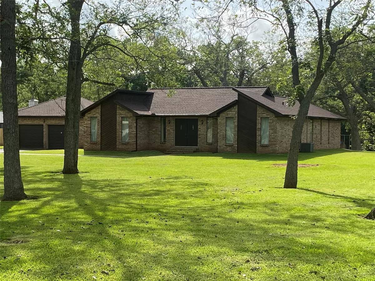 Clute, TX 77531,127 Woodcrest ST