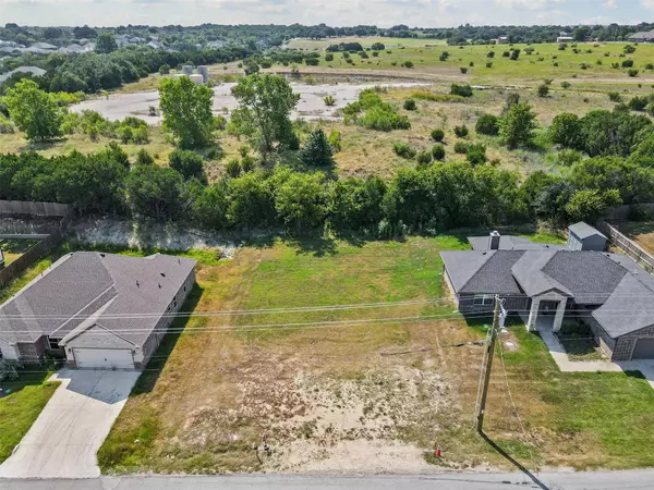 2217 Christine DR,  Granbury,  TX 76048