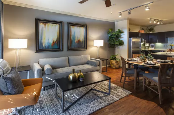 Houston, TX 77054,8877 Lakes At 610 DR #380