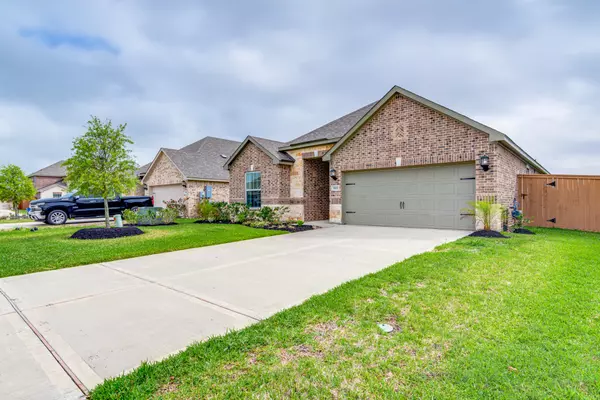 3202 Overfalls DR, Texas City, TX 77510