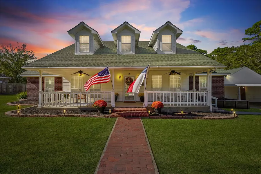 4 Hickory LN, Dayton, TX 77535