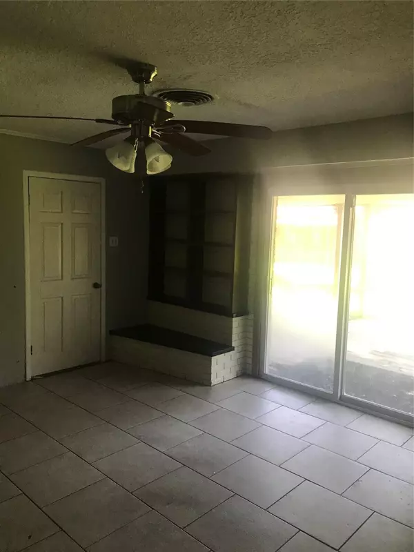 Baytown, TX 77520,1703 Raintree ST