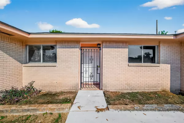 Houston, TX 77048,5126 Denoron DR