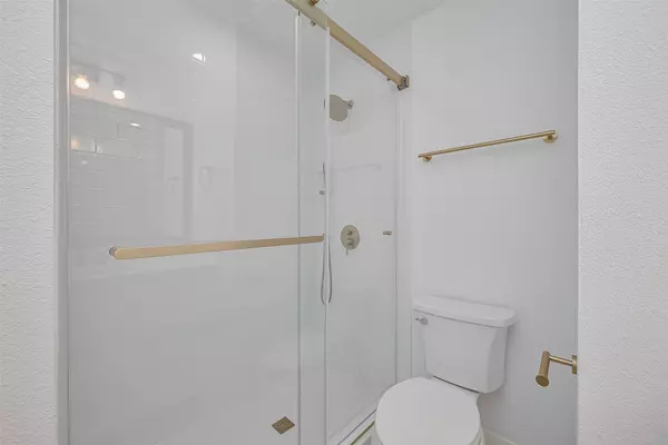 Houston, TX 77090,17331 Red Oak DR #36