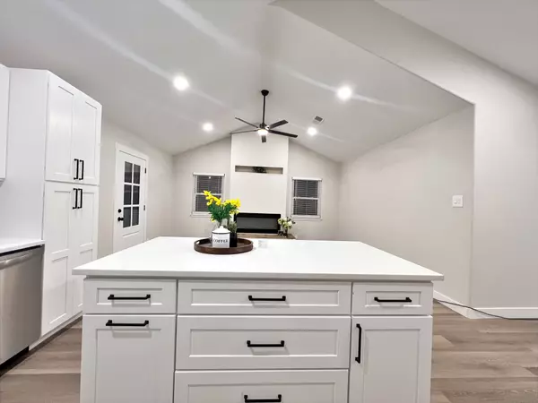 Angleton, TX 77515,709 Noreda ST