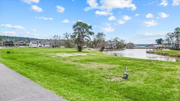 58 Wildwood Lake DR, Huntsville, TX 77340