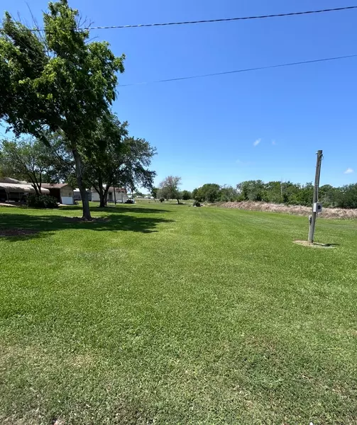 709 11 ST, Palacios, TX 77465