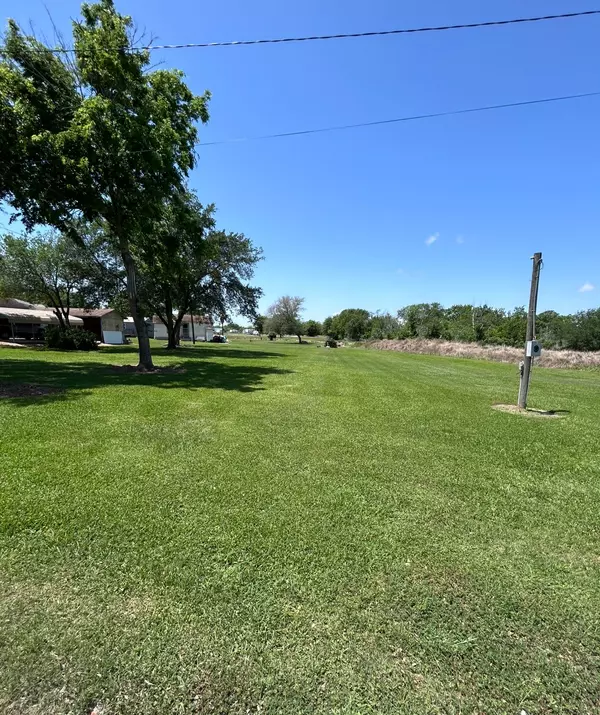 709 11 ST, Palacios, TX 77465