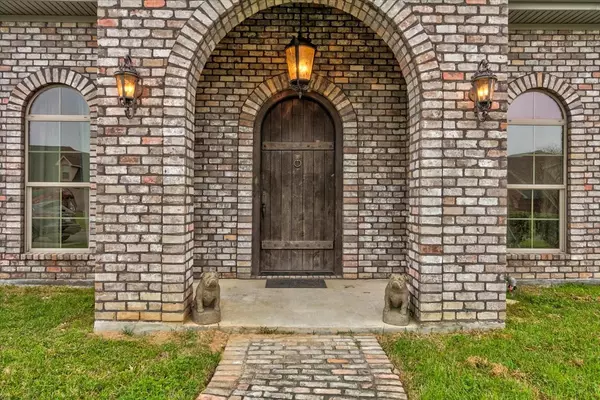 Bridge City, TX 77611,560 Larry Ward