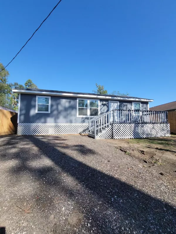 Crosby, TX 77532,530 Pine LN
