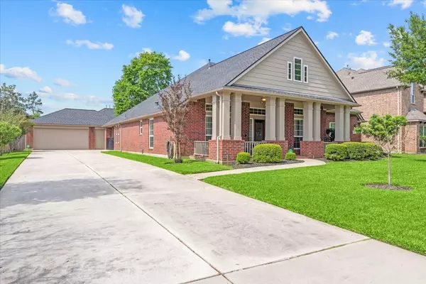 2052 Doolan DR, Conroe, TX 77301