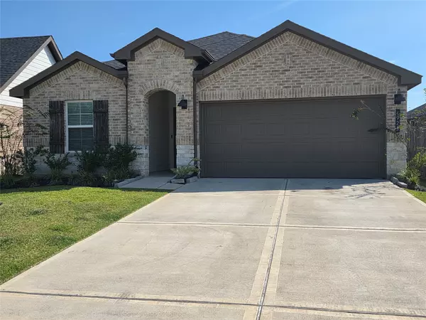 4923 Edgewood DR, Arcola, TX 77545