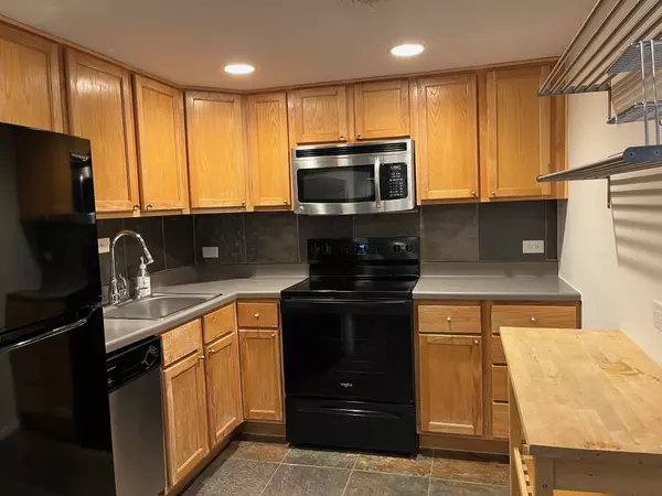 Houston, TX 77002,2016 Main ST #1005