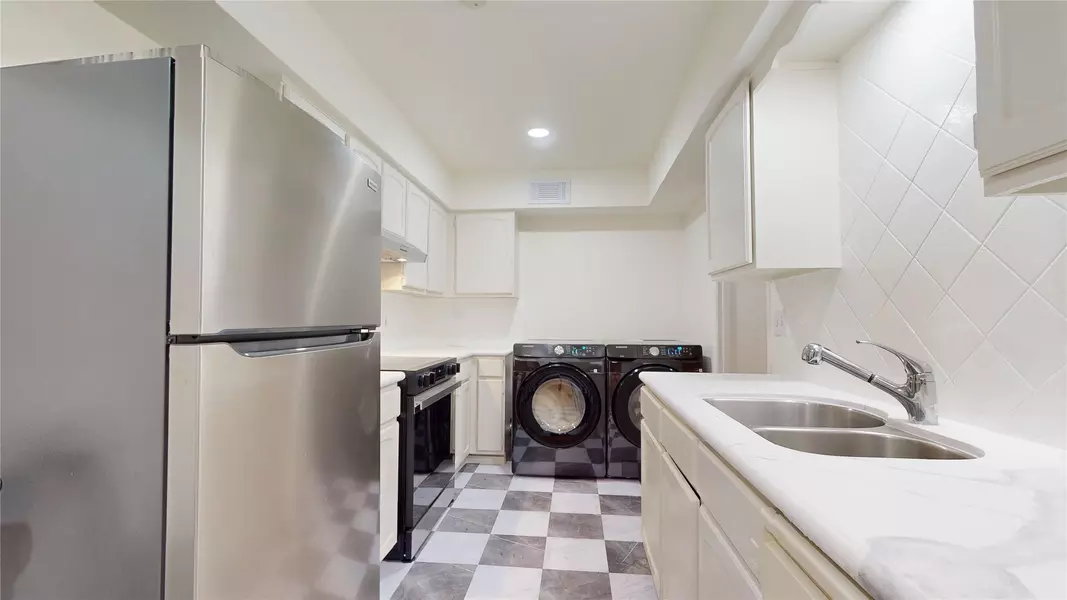 357 N Post Oak LN #117, Houston, TX 77024