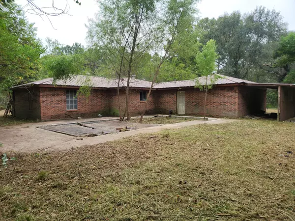 31 May Cox RD, Cleveland, TX 77328