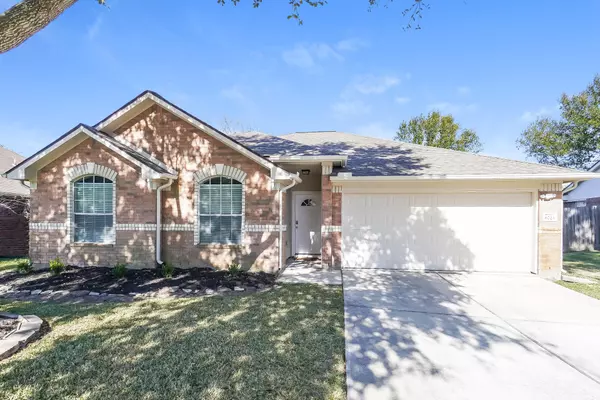 6723 River RD, Richmond, TX 77469