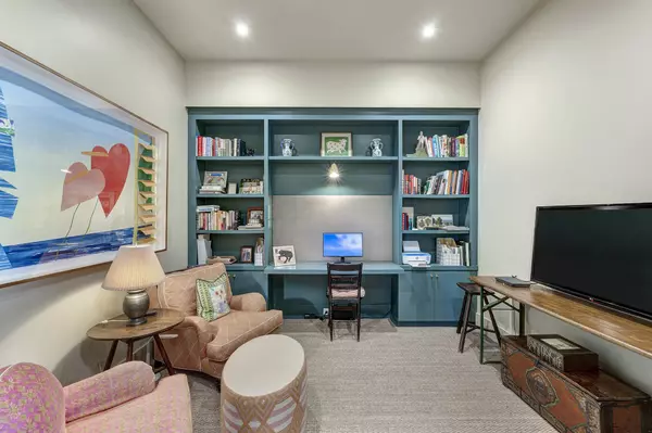 Houston, TX 77019,2325 Welch ST #705