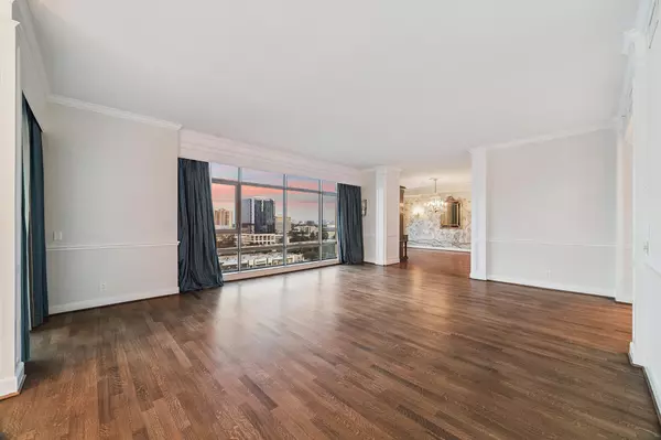 Houston, TX 77056,1100 Uptown Park BLVD #102