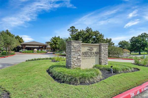 103 Moonspinner, Conroe, TX 77356