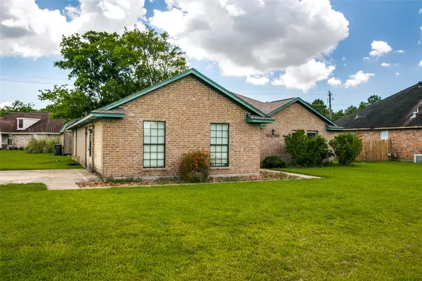 Mont Belvieu, TX 77523,12110 River Run DR E