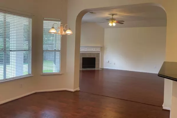 Sugar Land, TX 77479,2431 Pine Shadows DR