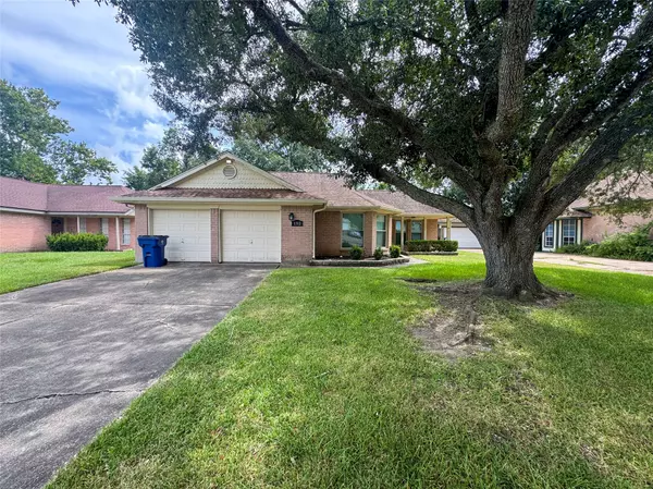 1312 Sagebrush ST, Angleton, TX 77515