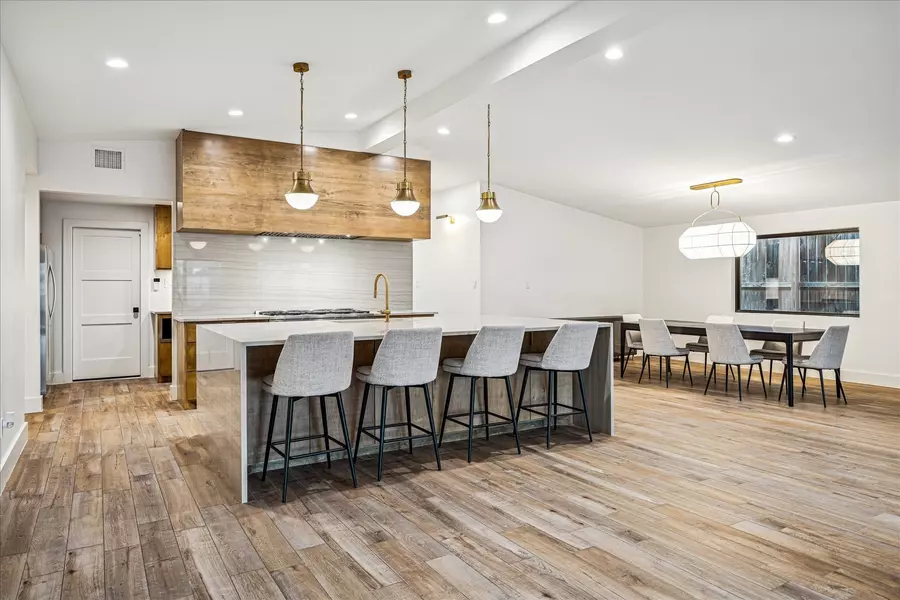 334 Wycliffe DR, Houston, TX 77079