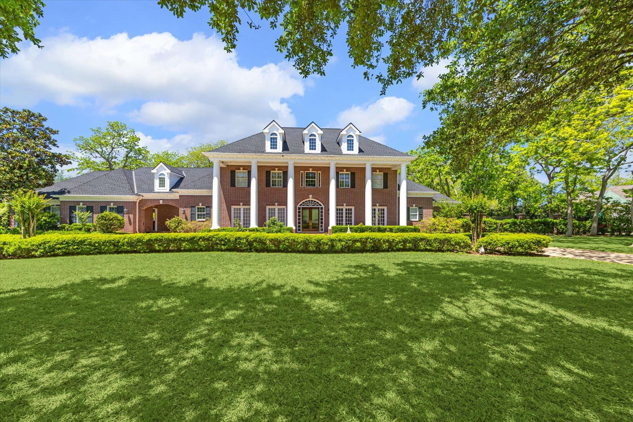 25 Beacon Hill, Sugar Land, TX 77479