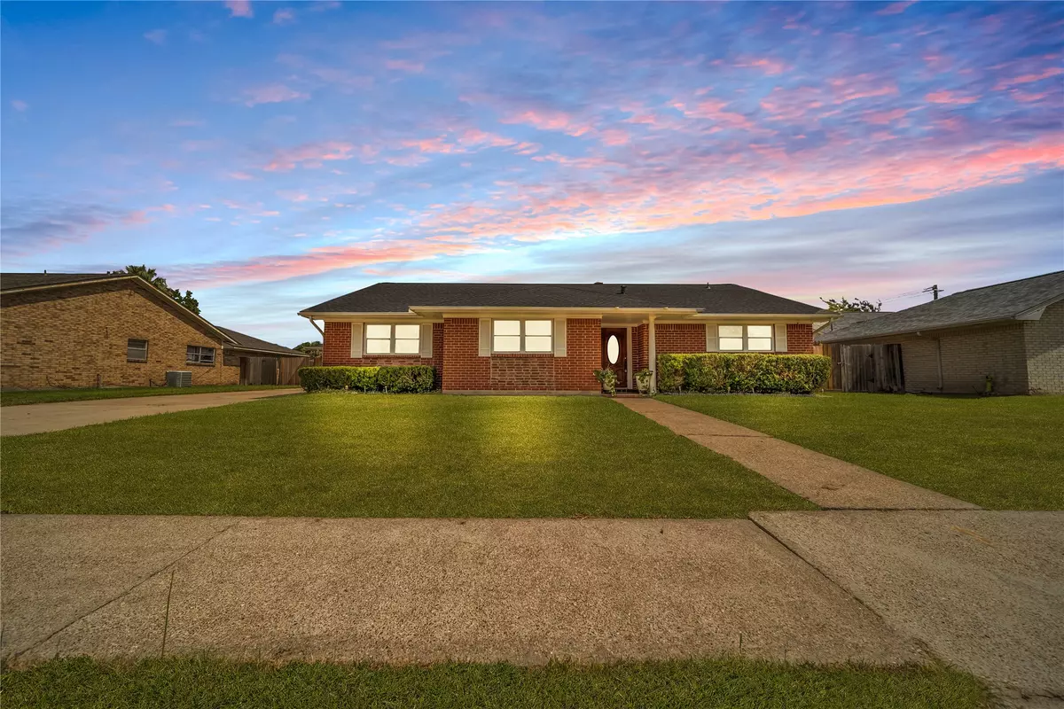 Baytown, TX 77521,802 Birdsong DR