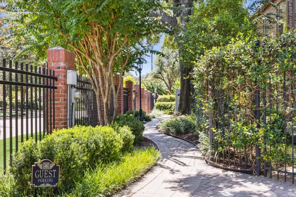 Houston, TX 77027,2603 W Lane DR #E