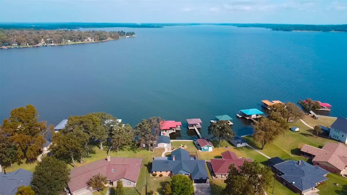 Chandler, TX 75758,21855 S Shore DR