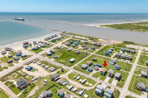 Surfside Beach, TX 77541,337 Thunder RD