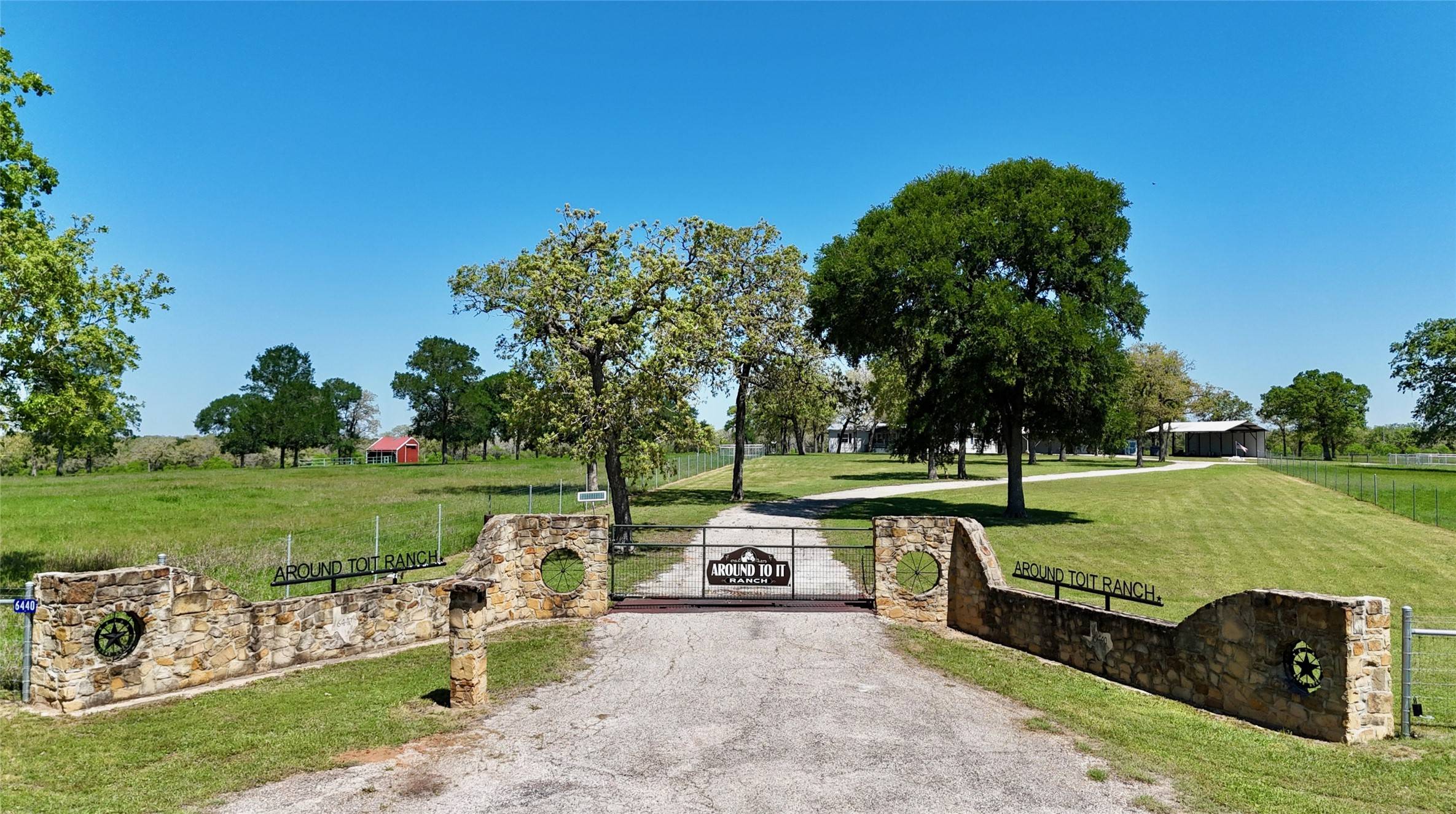 6440 Mockingbird RD, Flatonia, TX 78941